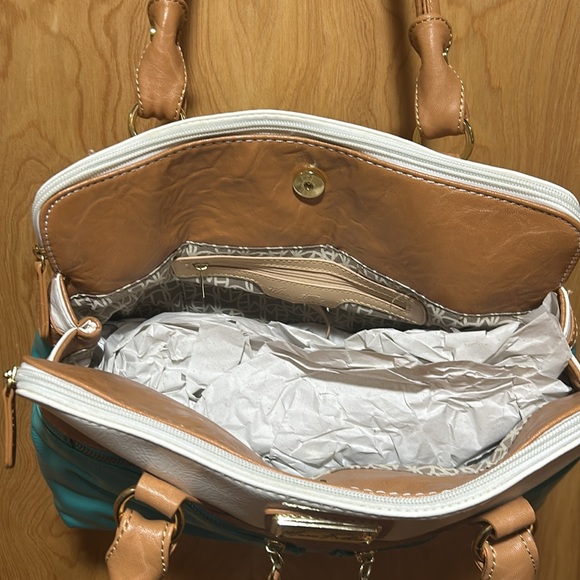 Women's purse turquoise and cream Marc Fisher bag - Picture 8 of 8